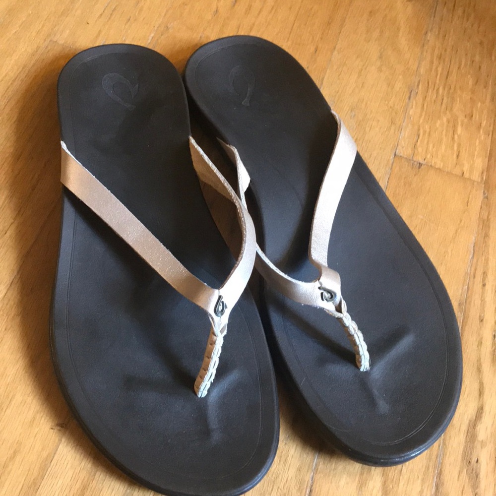 Olu Kai women’s leather sandals